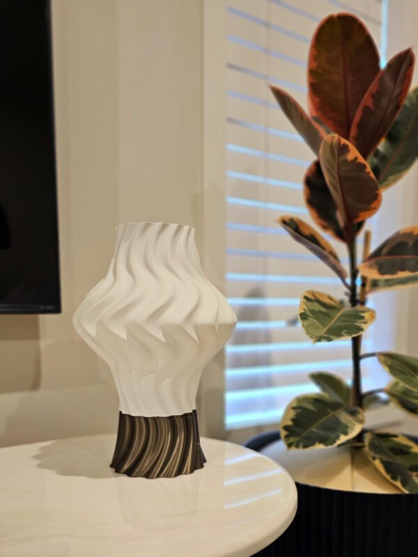 Sandy table lamp