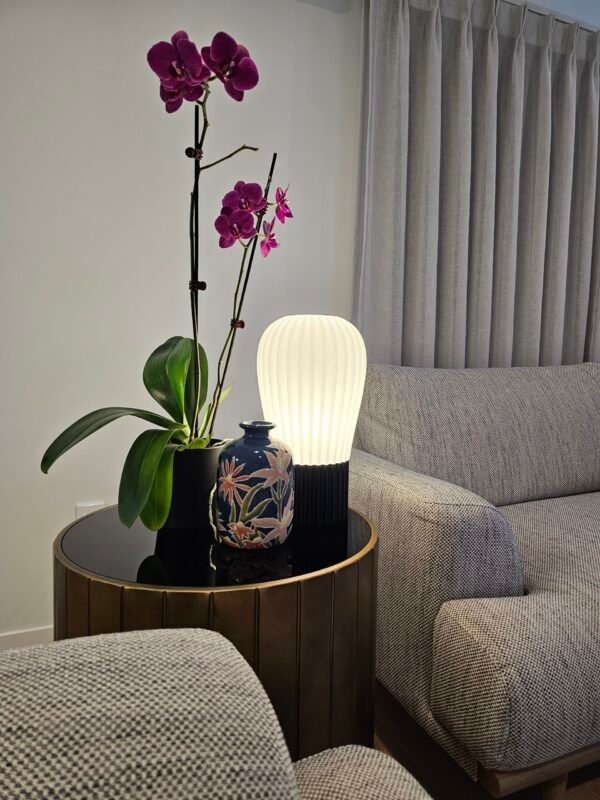 Aurelia table lamp