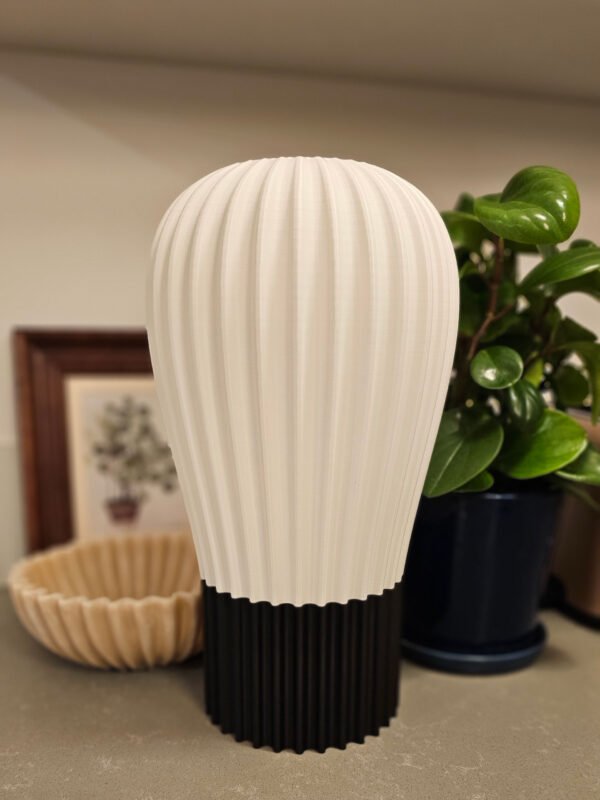 Aurelia table lamp