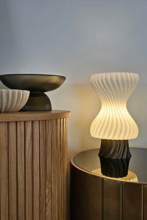 Table lamp