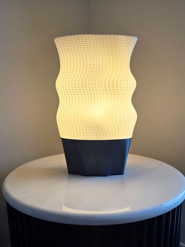 Seashell table lamp