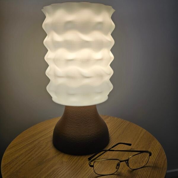 Rippled table lamp